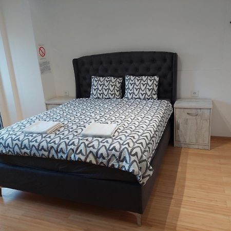 City Passage Apartments- Rooms Novi Sad Esterno foto